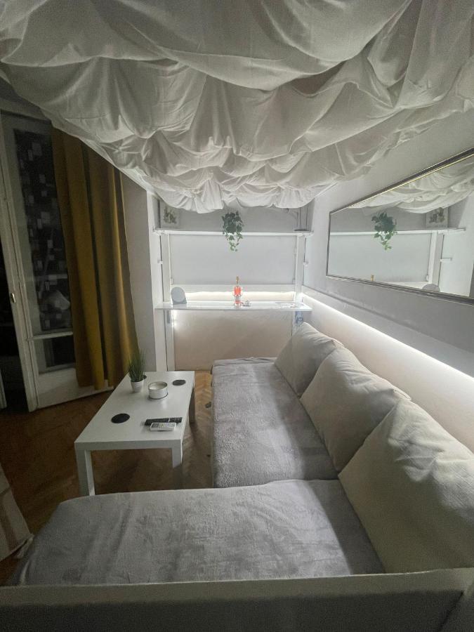 Cozy Studio Near Cismigiu Park Apartment Bucharest Luaran gambar
